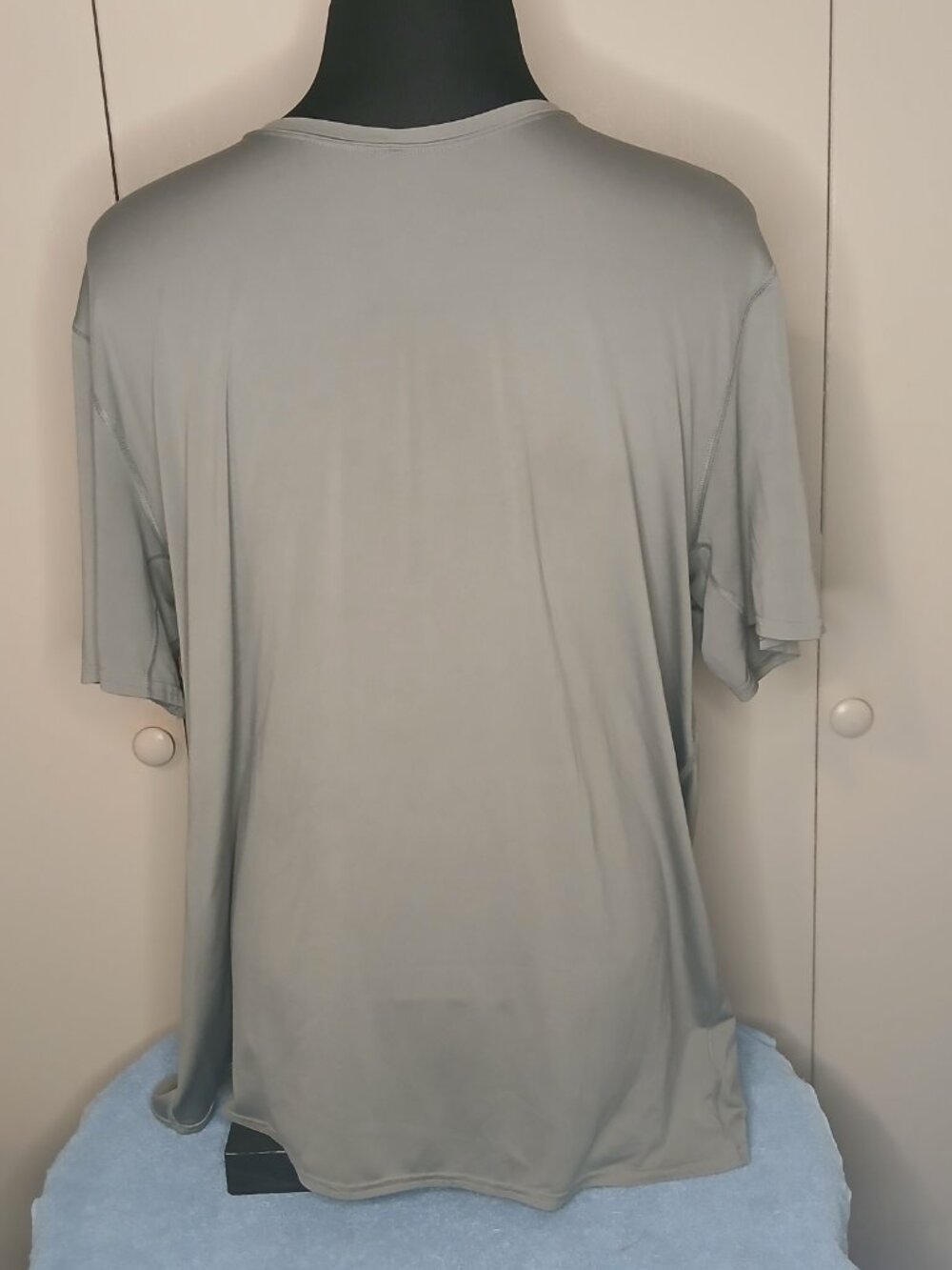 Patagonia Daily Men's Gray XXL Capilene Baselayer Tee (1051C4) - Picture 4 of 9